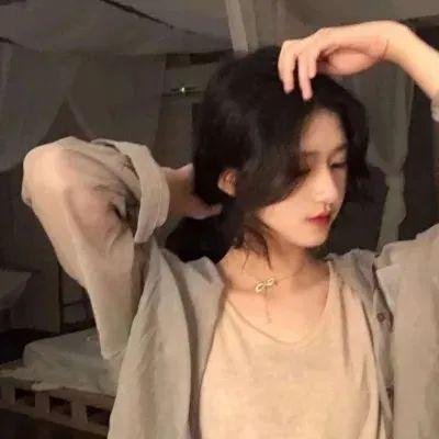 不愿恋爱的雀斑小姐